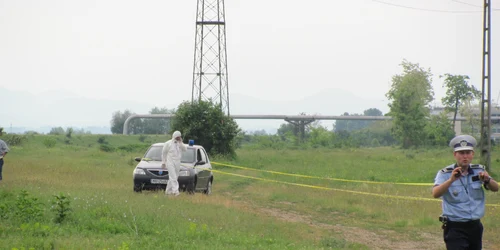 Tânărul și-a tras un glonț în tâmplă