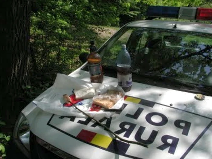 O masă tradiţională, de nerefuzat chiar şi pentru Poliţia Română