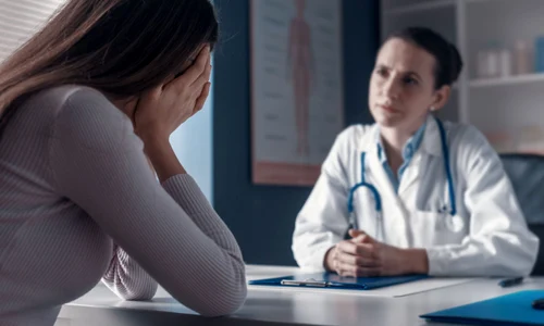 Doctor medic pacient consultatie FOTO Shutterstock jpg