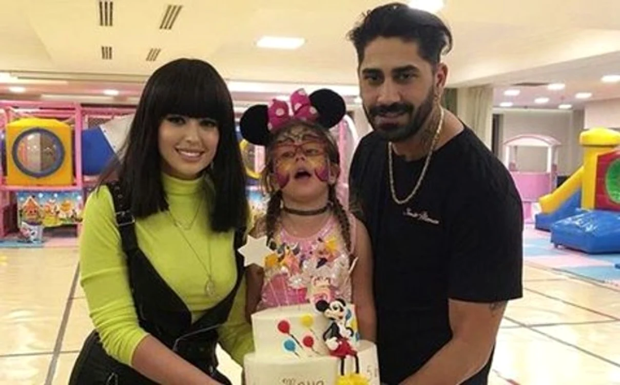 Connect-R şi Misha au păstrat o relaţie amicală, de dragul fiicei pe care o au împreună 