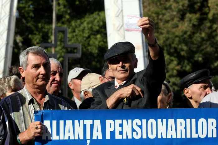 Pensionarii şi-au cerut drepturile în stradă, Foto: Bogdan Dimofte 