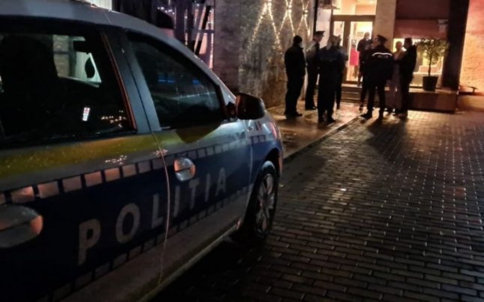 Dovada că o femeie refuzată poate fi extrem de periculoasă: bărbat tâlhărit și bătut la Brașov