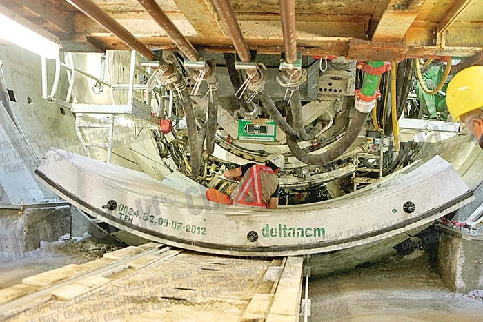 „Varvara”a început lucrul  la aproape un an de când  a fost coborâtă în subteran (Fotografii: Roberto Sălceanu)