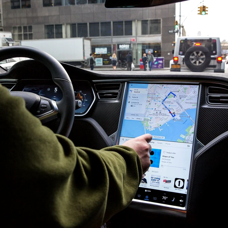 tesla ecran tactil