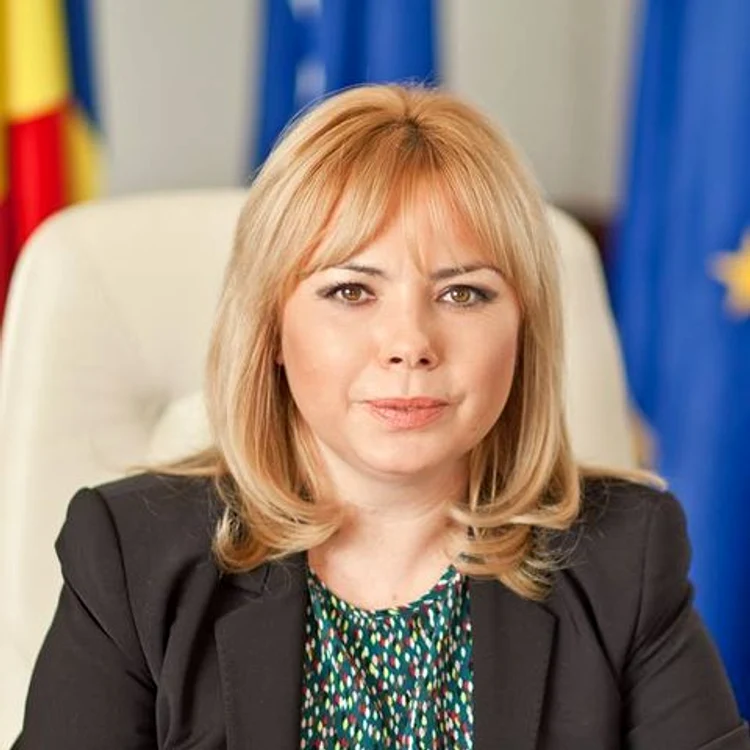 
    Anca Dragu, aleasă preşedinte al Senatului. Este prima femeie care va ocupa această poziţieFoto: News.ro  