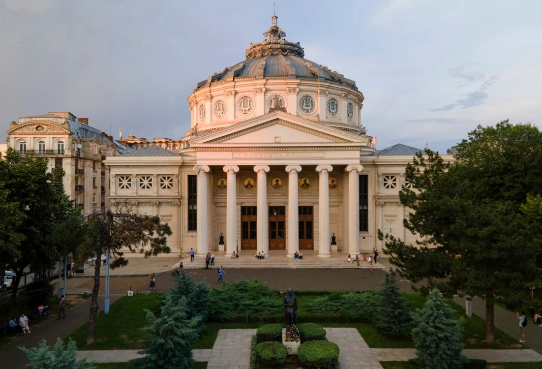 Ateneul Român a fost vandalizat Foto: Shutterstock