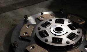 clutch 2755546 1280 jpg