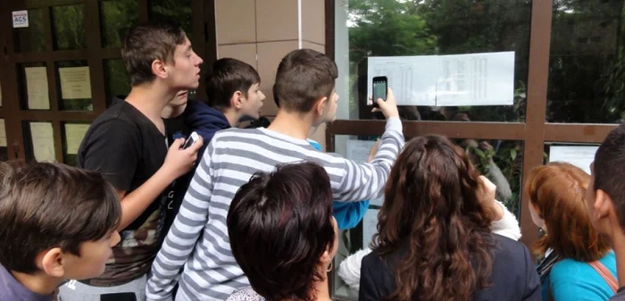 Absolvenţii clasei a VIII-a, faţă-n faţă cu rezultatele la Evaluarea Naţională   (FOTO: ARHIVĂ M. Manea)