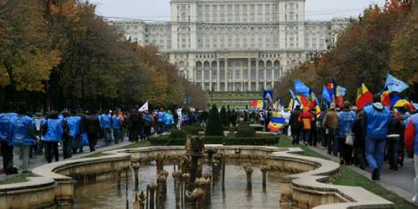 Imagini de la protestele sindicale din Piaţa Constituţiei