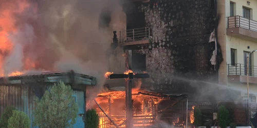 Incendiu biserica din Tomis Plus FOTO Călin Gavrilaș jpg