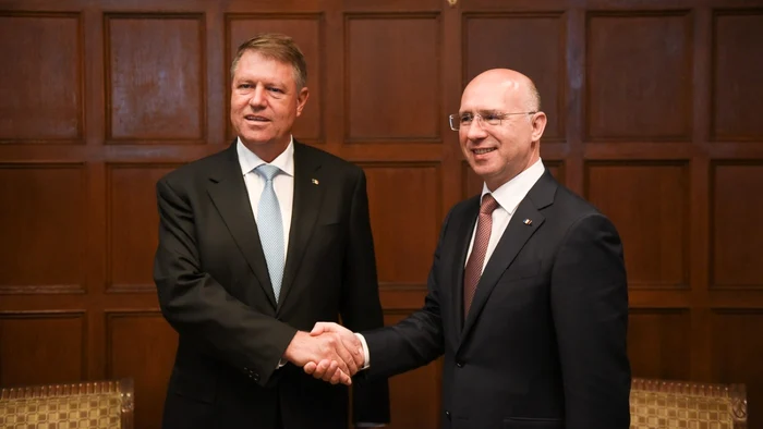 Preşedintele Klaus Iohannis şi premierul Moldovei, Pavel Filip FOTO presidency.ro