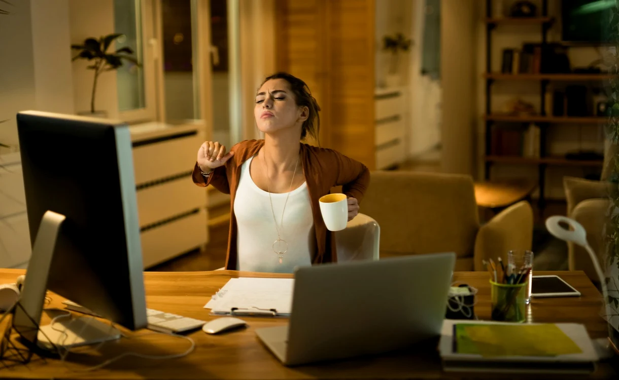 Mulți români se plâng că programul de lucru de opt ore devine tot mai obositor