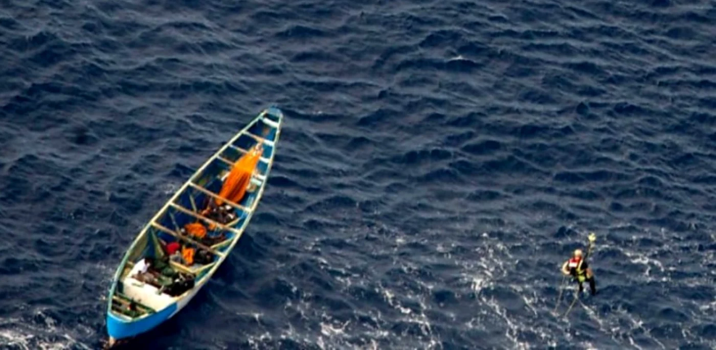 Barca aflată în derivă, găsită de salvatorii spanioli FOTO captură video BBC