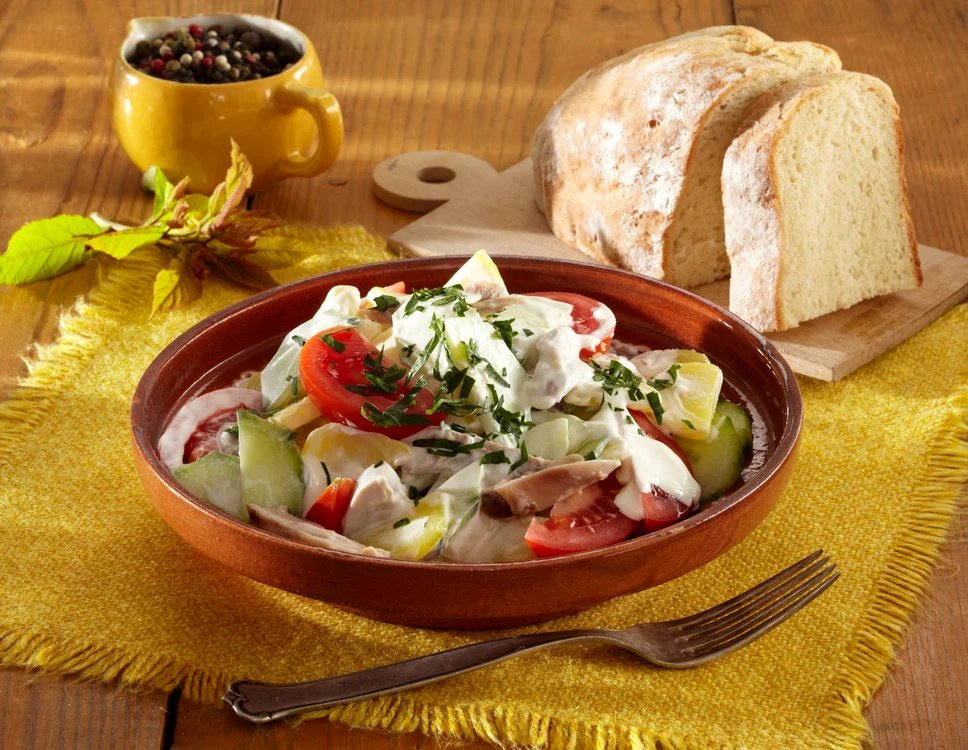 
    Salată de pui  