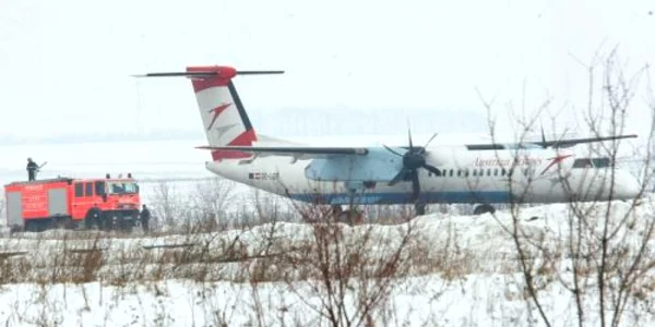 Avionul de tip ATR 42 se află garat într-un loc special