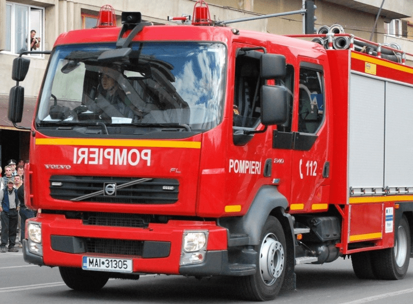 Scurgere de gaze la o conductă într-o zonă cu multe locuinţe din Petrila