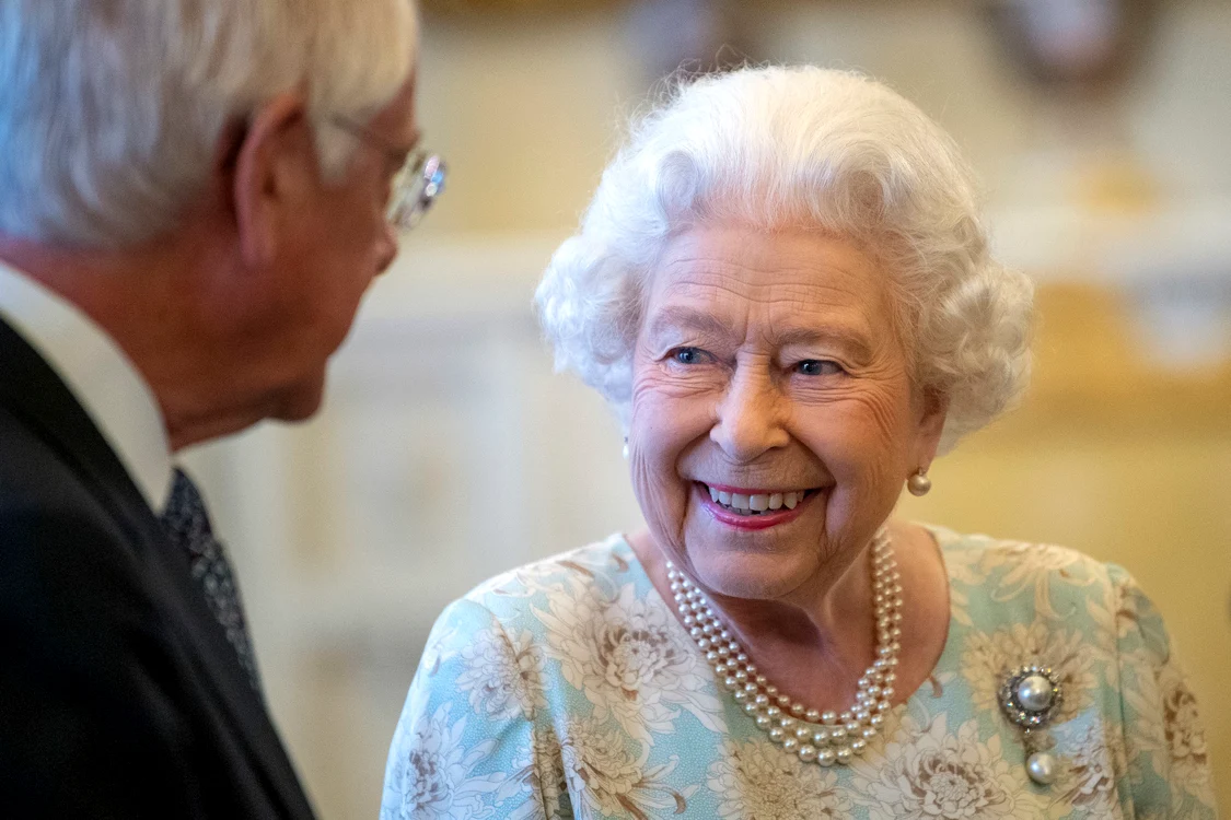 Regina Elisabeta a II-a are aceeași coafură și folosește același machiaj de mai bine de 20 de anifoto: Guliver/Gettyimages