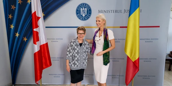Alina Gorghiu si sefa Senatului din Canada FOTO Facebook Alina Gorghiu jpg
