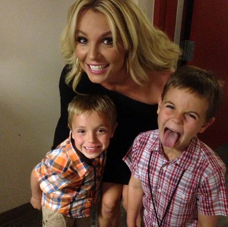 britney spears facebook
