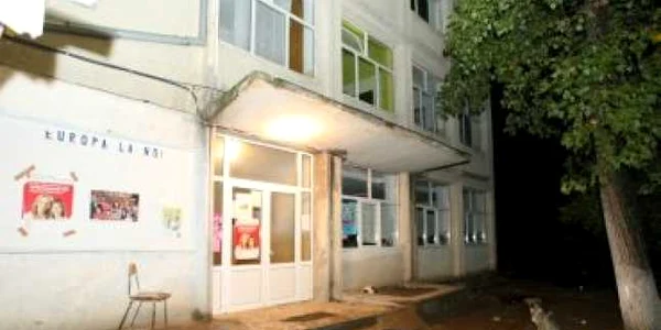 Craiova:Mai mulţi elevi de la şcoala din Filiaşi prezintă simptome de răceală şi vor fi supuşi unui control medical