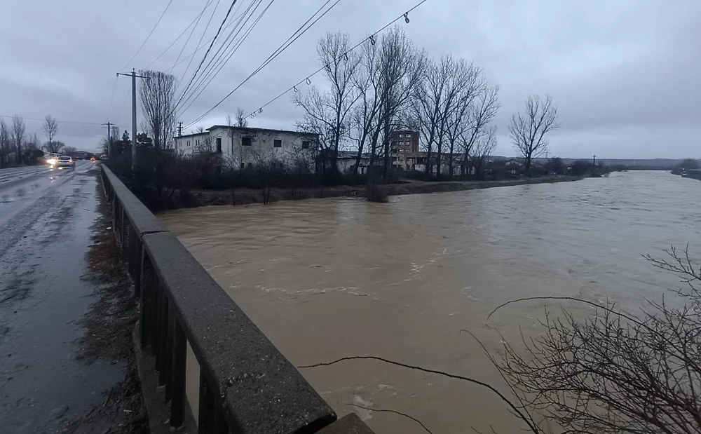 INHGA a emis, duminică, o atenţionare Cod galben de inundaţii FOTO INHGA 