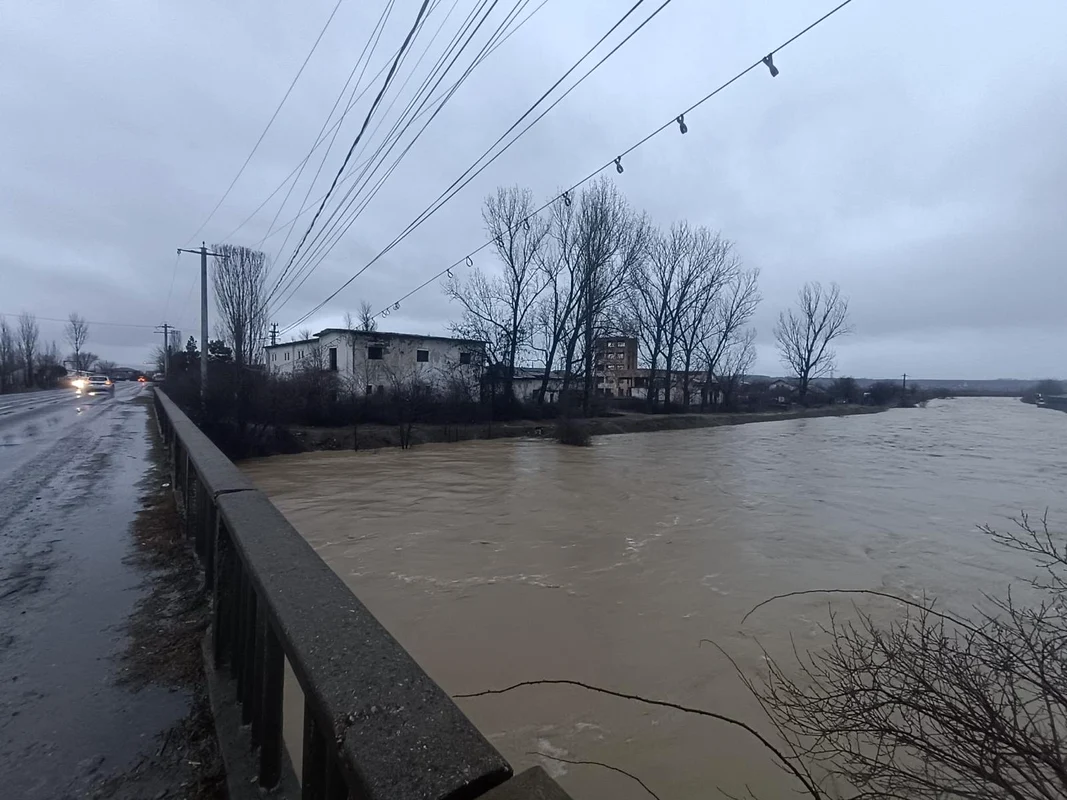 Au fost inundații în cinci județe ale țării/FOTO: INHGA