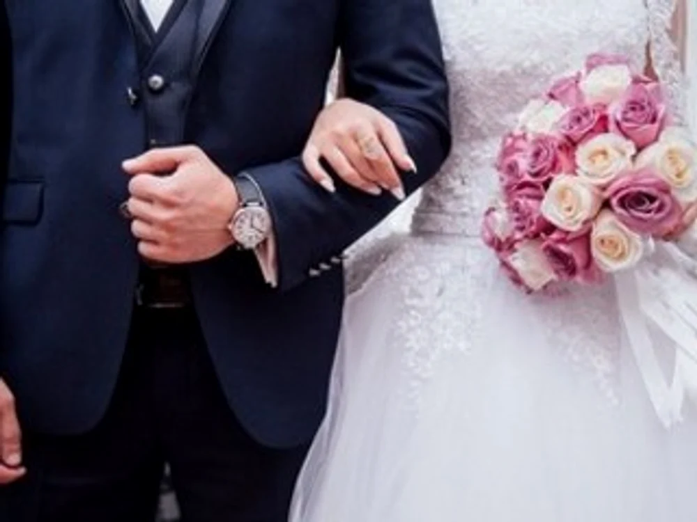 Există o serie de reticențe din partea tinerilor de a duce relația la alt nivel și de „a se lega de cineva pe viață"foto: shutterstock