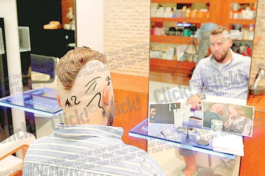 Aşa arăta Cosmin pe vremea când cânta cu Ca$$a Loco (FOTO: Click!)