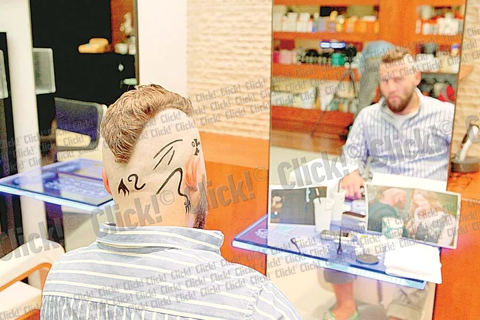 Aşa arăta Cosmin  pe vremea când  cânta cu Ca$$a Loco (FOTO: Click!)