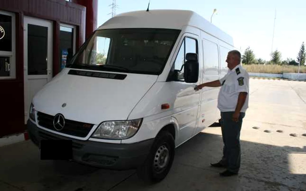 Autovehicul avea seria de şasiu falsificată