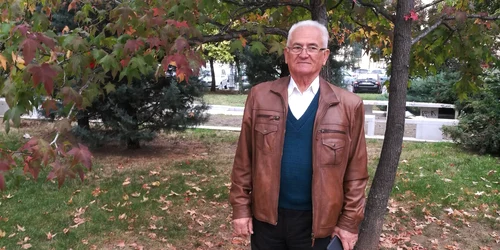 profesorul dumitru nica   foto arhiva personala jpg