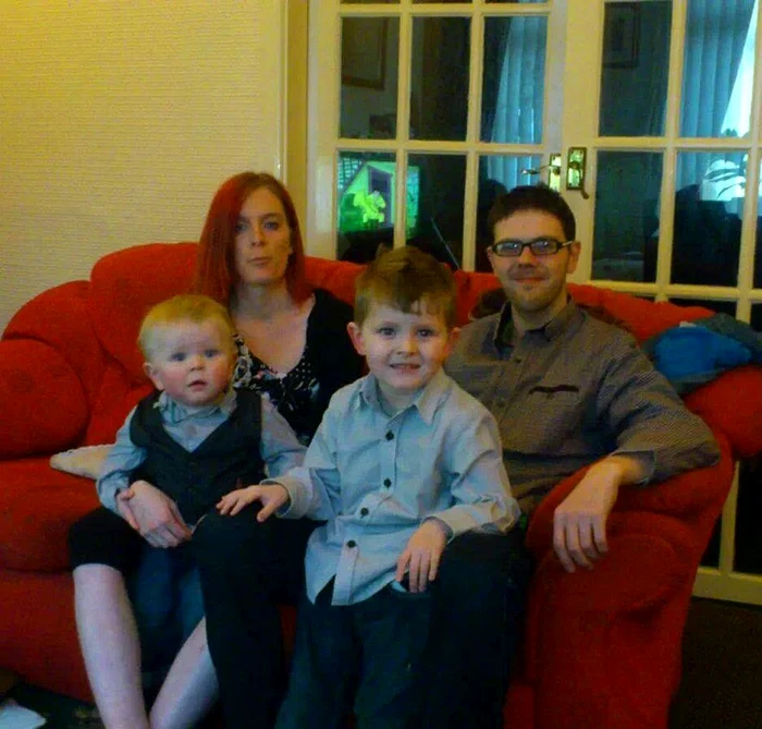 Kayla a reuşit să îşi ţină fetiţa în braţe (foto: Photoland/Caters)