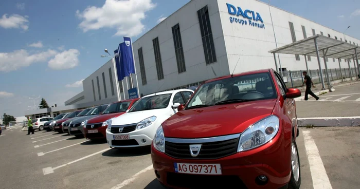 Dacia le oferă burse masteranzilor