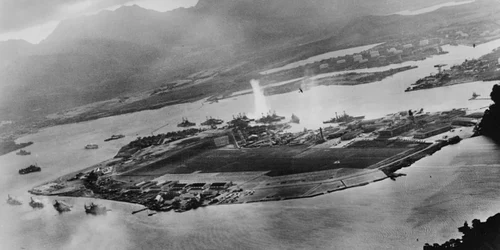 Nava USS Oklahoma distrusă în atacul de la Pearl Harbor Sursa wikipedia.org