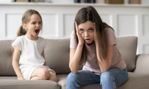 1 fetita tipa la mama 1333481921 jpg jpeg