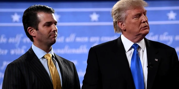 Donald Trump alaturi de fiul sau Donald Jr FOTO CNBC