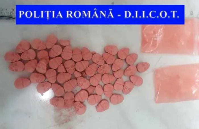 Pastilele de Ecstasy descoperite asupra traficanţilor