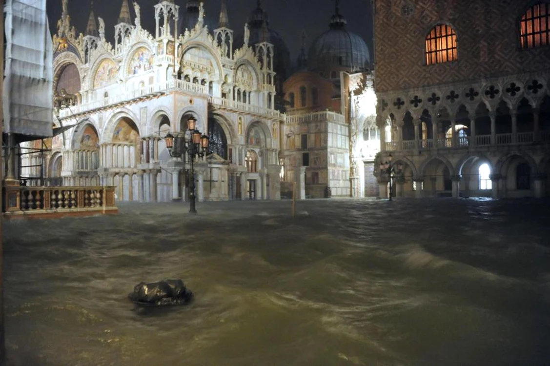 
    Cele mai importante obiective turistice din Veneția sunt sub apefoto: EPA EFE  
