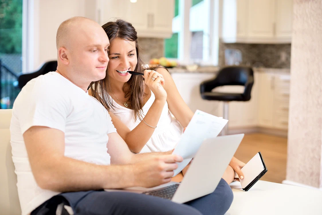 De astăzi, facturile la curent s-au scumpit / foto: Shutterstock