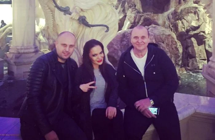 
    Andreea şi soţul ei sunt foarte buni prieteni cu Nick Rădoifoto: arhiva personală  