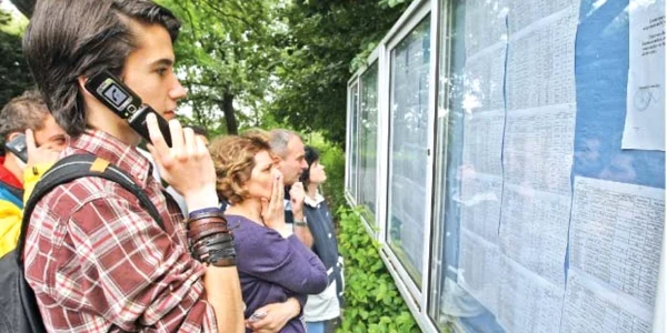 Mulţi elevi au fost dezamăgiţi de notele obţinute la Bacalaureat  