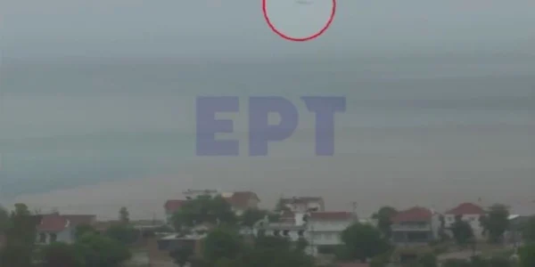 Un elicopter s a prăbuşit în mare lângă Insula Evia  Foto Captură video YouTube jpg