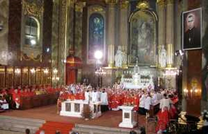 Beatificarea are loc la Basilica Romano-Catolică din Oradea în prezența a sute de preoți