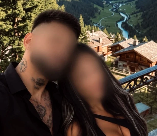 Tânăra, alături de iubitul ei