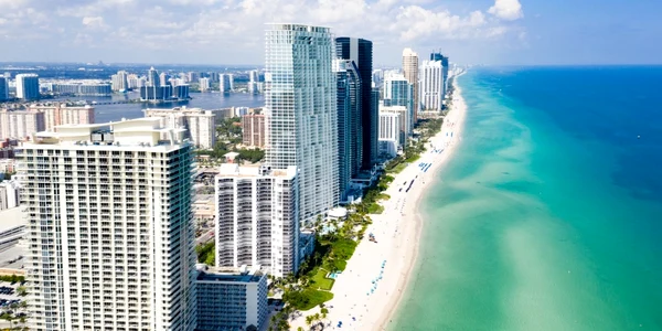 mica moscova sunny isle beach foto shutterstock