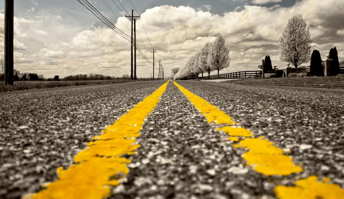 Ce lucruri să nu ridici niciodată de pe jos, dacă le găsești în drumul tău / foto: Pixabay