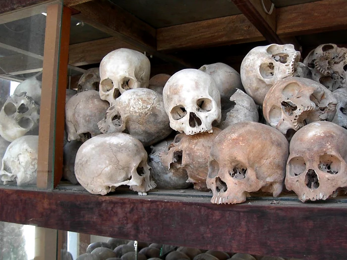 Craniile milioanelor de cambodgieni uciși de regimul comunist FOTO wikipedia