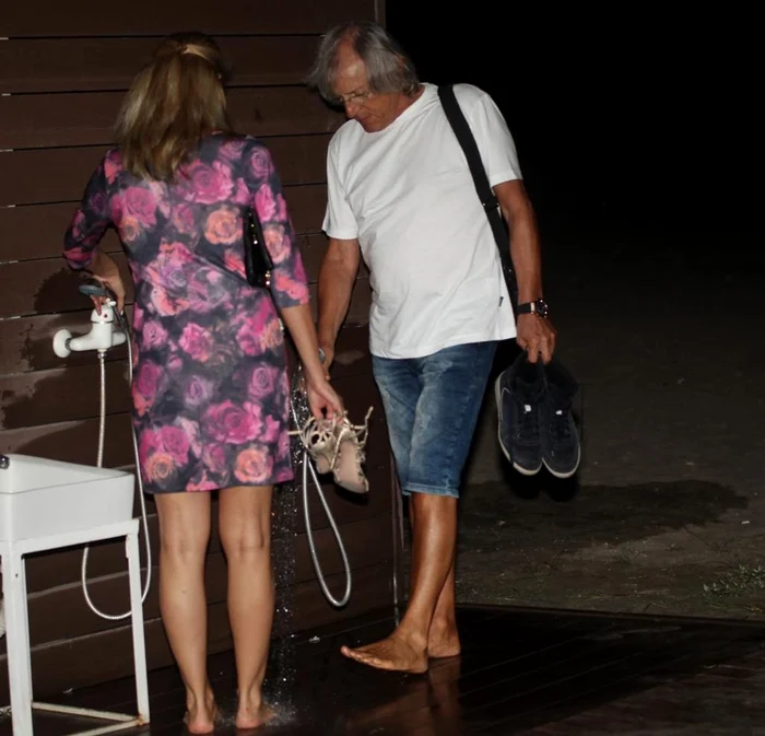 
    Mihai şi Simona s-au plimbat sub clar de lunăFoto: Mihai Ionescu  