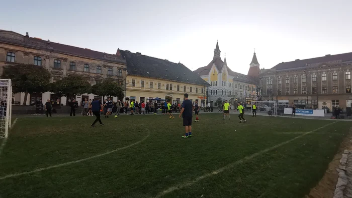 Fotbal în Traian FOTO Ștefan Both