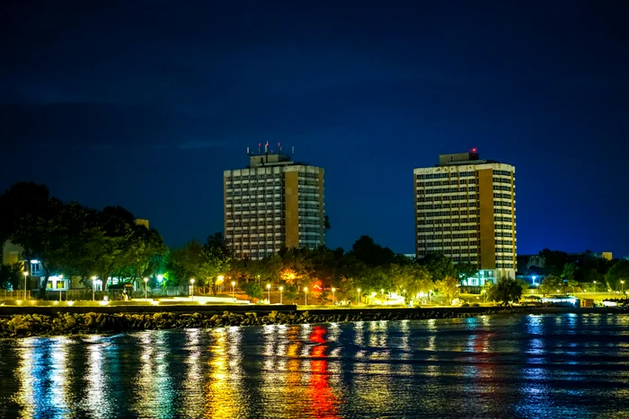 Faleza din Saturn, imagine nocturnă FOTO: Primăria Mangalia